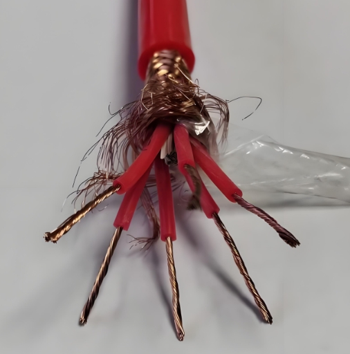 南牌電纜今天就跟您說說遇到電纜進(jìn)水應(yīng)該怎么做.jpg 南牌電纜今天就跟您說說遇到電纜進(jìn)水應(yīng)該怎么做.jpg